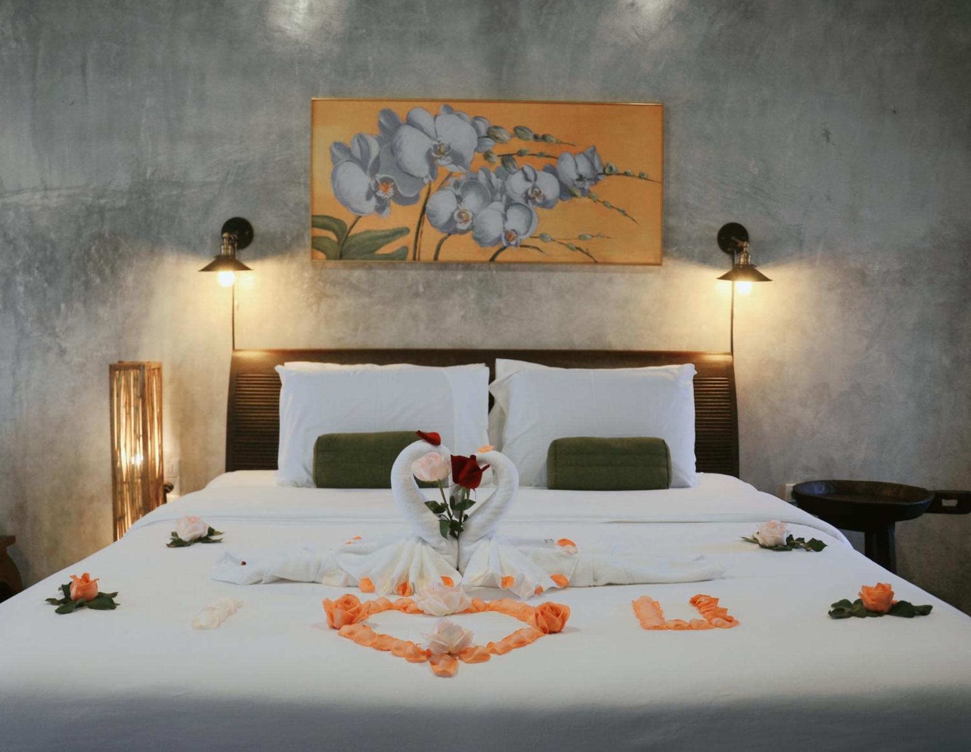 Hotel Arun Rawee อรุณ รวี Chiang Mai Exterior foto