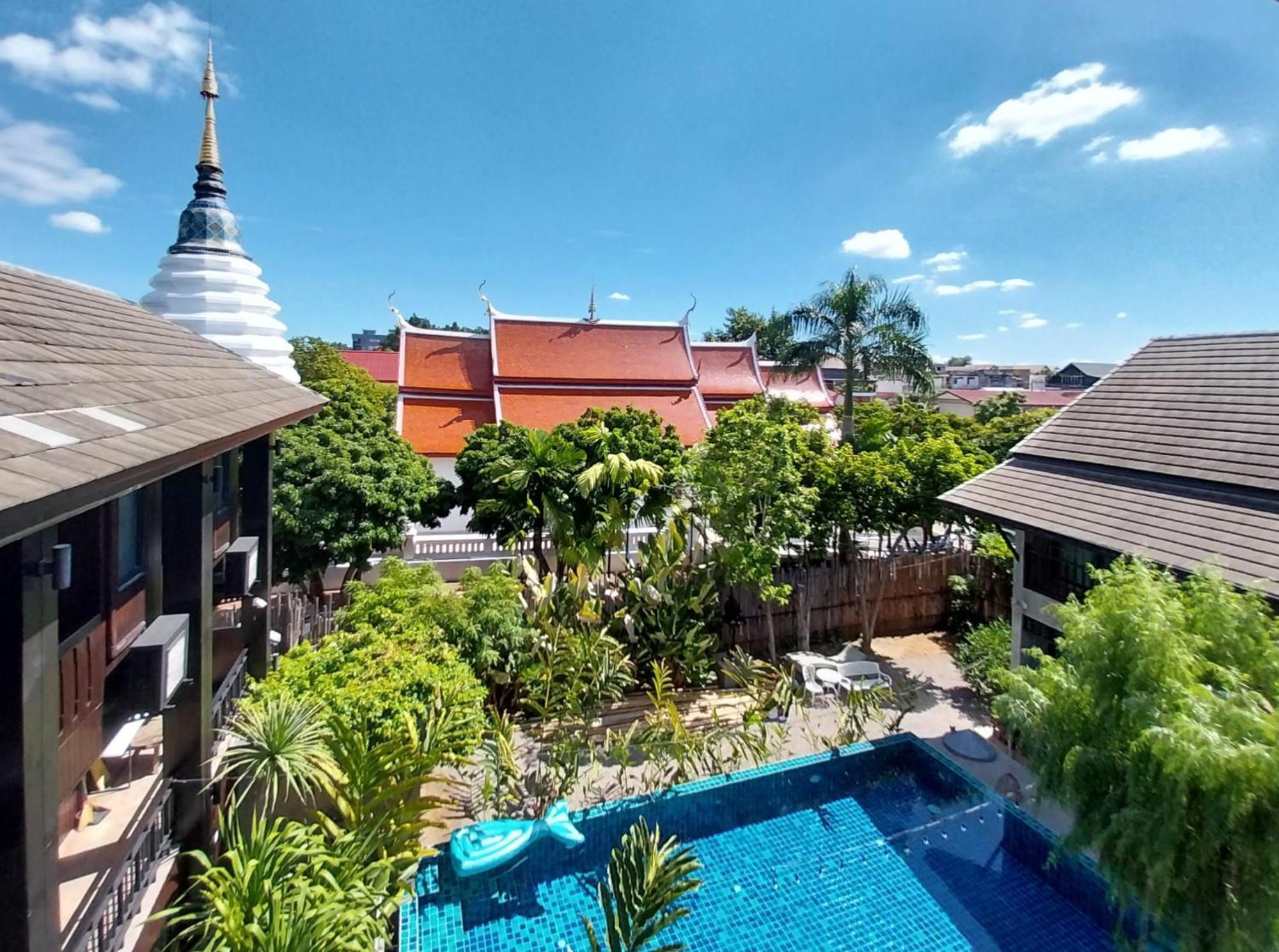 Hotel Arun Rawee อรุณ รวี Chiang Mai Exterior foto